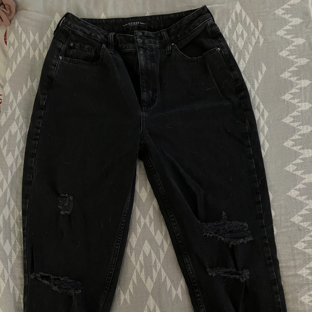 Black cropped distressed Guess Jeans